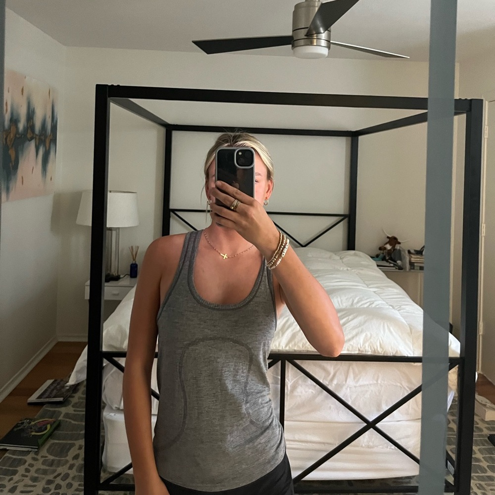 lululemon grey tank